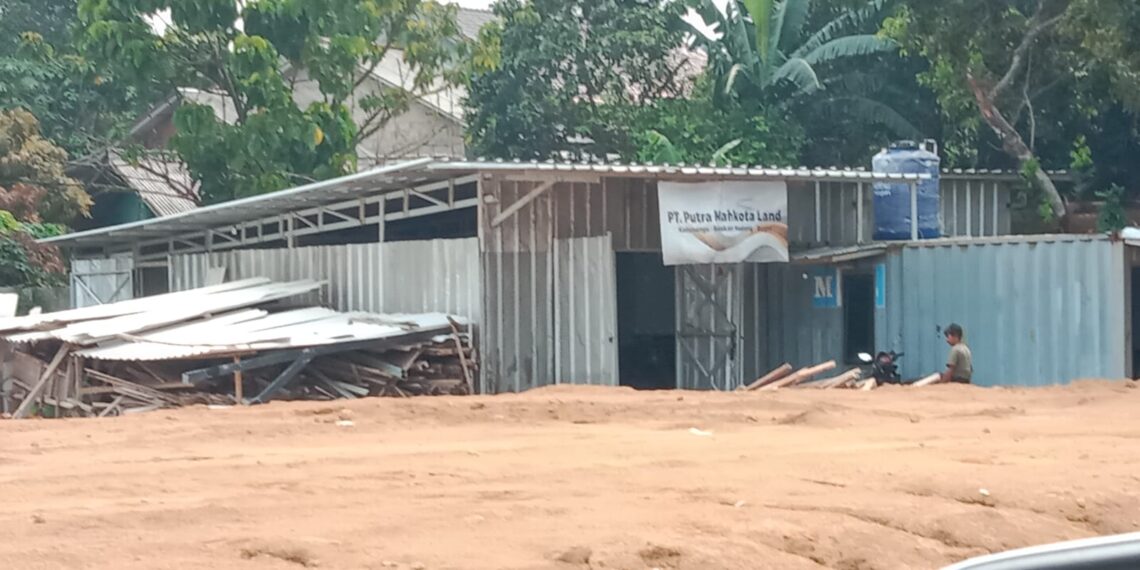 Akibatkan Banjir, Warga Leuwijambe Pertanyakan Izin Proyek PT.Putra Mahkota Land