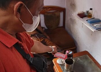 Tercium Bau Tak Sedap, Warga Gunung Putri Ditemukan Membusuk Didalam Rumah