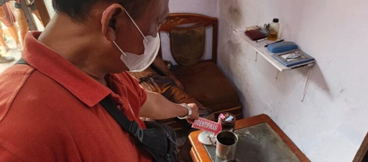 Tercium Bau Tak Sedap, Warga Gunung Putri Ditemukan Membusuk Didalam Rumah