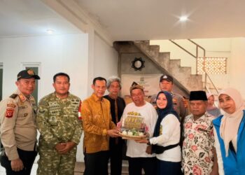 Hadiri HUT ke-111 Desa Parung Panjang, Jaro Ade Motivasi Anak Yatim Raih Cita-Cita
