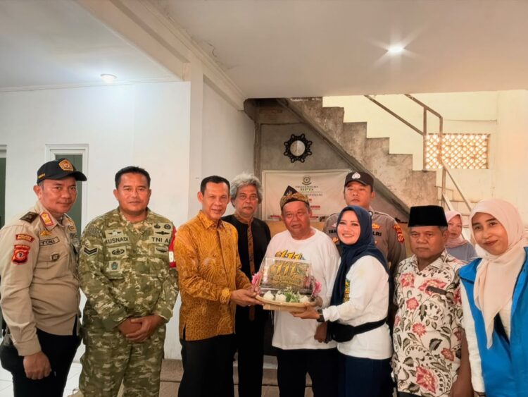 Hadiri HUT ke-111 Desa Parung Panjang, Jaro Ade Motivasi Anak Yatim Raih Cita-Cita