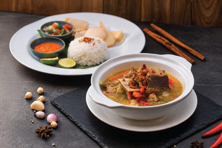 Nikmati Mangut Ikan Asap hingga Lodeh Salmon, Harris Café Sentul Luncurkan Menu Kuliner Khas Indonesia