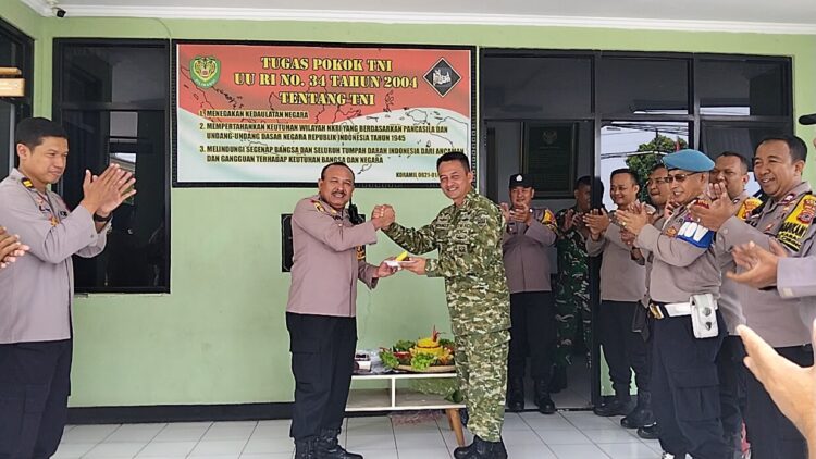 HUT ke-81 TNI, Polsek Cibinong dan Koramil Perkuat Sinergitas TNI-Polri