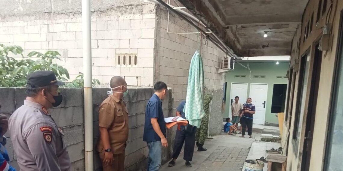Sehari Tak Masuk Kerja, Pria di Wanaherang Ditemukan Tewas Membusuk
