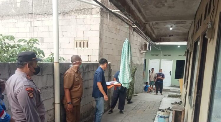 Sehari Tak Masuk Kerja, Pria di Wanaherang Ditemukan Tewas Membusuk