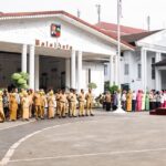 Pimpin Apel Bulan Peduli Kanker Payudara, Dedie Rachim Serahkan Pita Pink untuk Lima Penyintas di Balai Kota